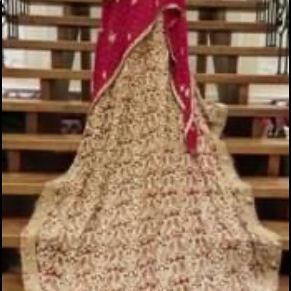 Wedding dress - Picture 6 of 8